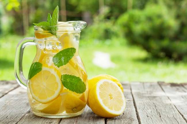 Infused Water Lemon Segarkan Hari